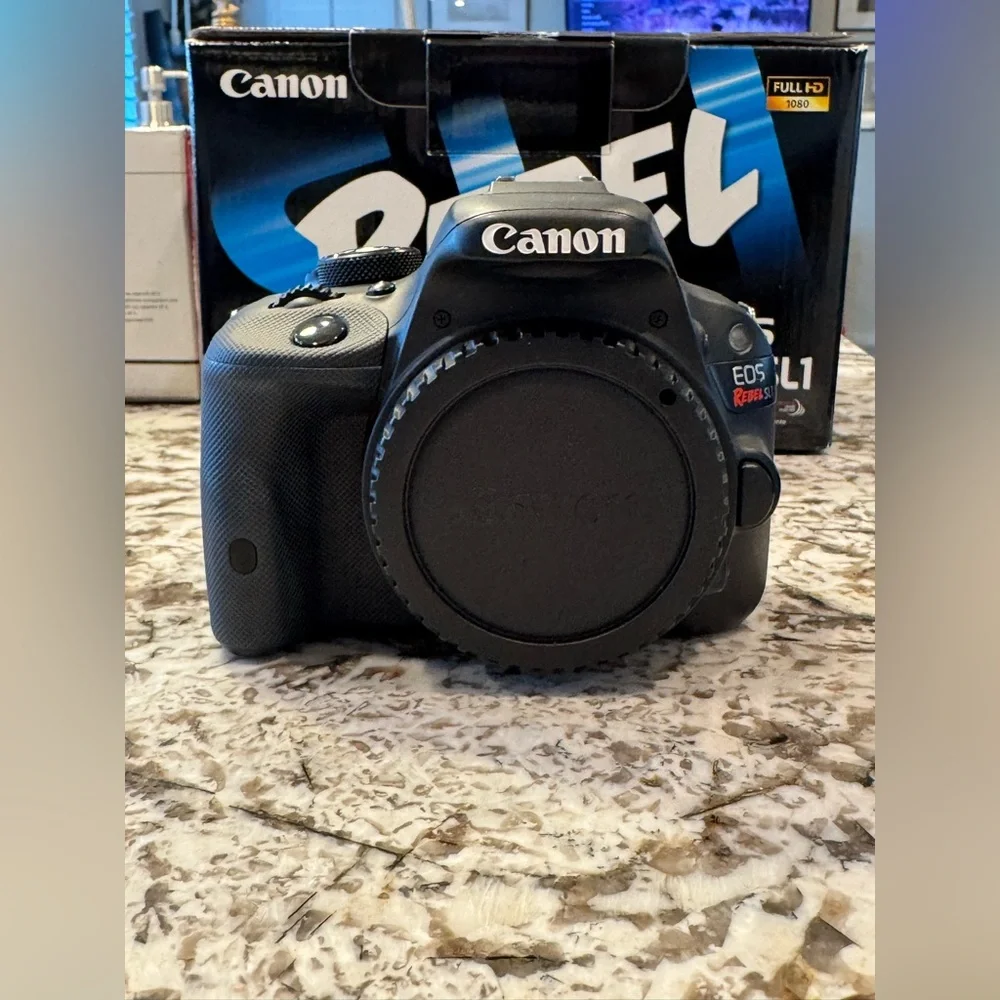 Canon EOS Rebel SL1 Camera CEF S 18-55.IS STM Kit with lenses